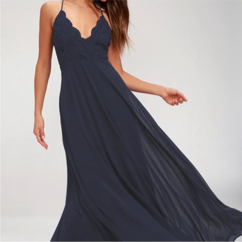 Lulu’s Madalyn navy blue lace dress